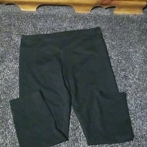 Fabletics capris workout pants